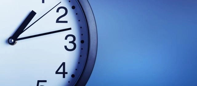 ¿Qué significa la hora espejo 01:01?