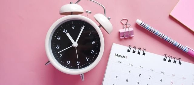 ¿Qué significa la hora espejo 15:15?